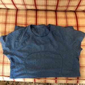 Lululemon short sleeve workout shirt